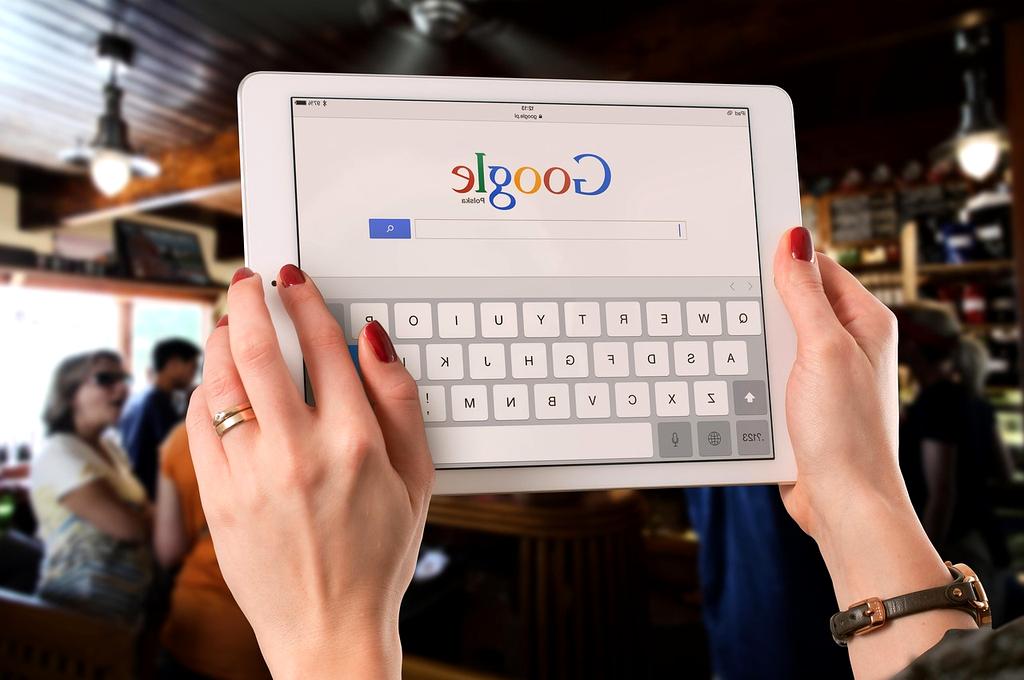 Futuristic quantum AI interface with holographic neural networks