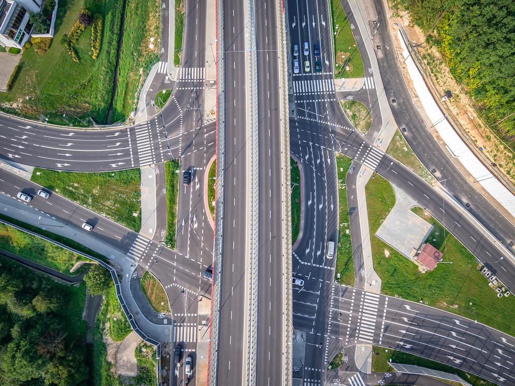 Advanced smart home control hub with AI integration